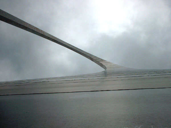 Looking up the Arch .jpg 51.3K